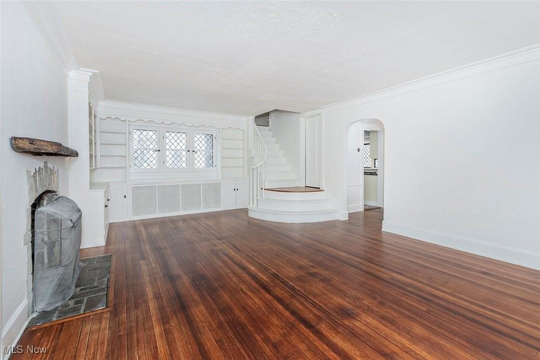 7020 S Woodland Rd - Photo 4 of 28