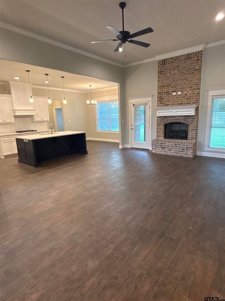 11754 Jayden Ln - Photo 7 of 44