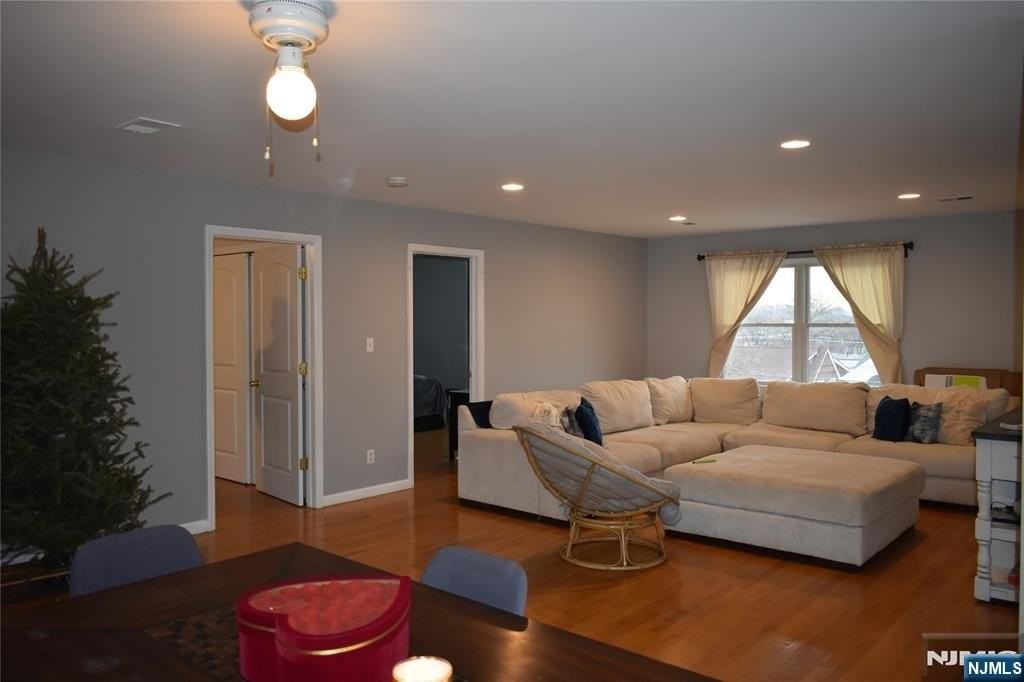 203 Corabelle Ave - Photo 3 of 10