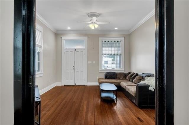 2109 Columbus St - Photo 3 of 14