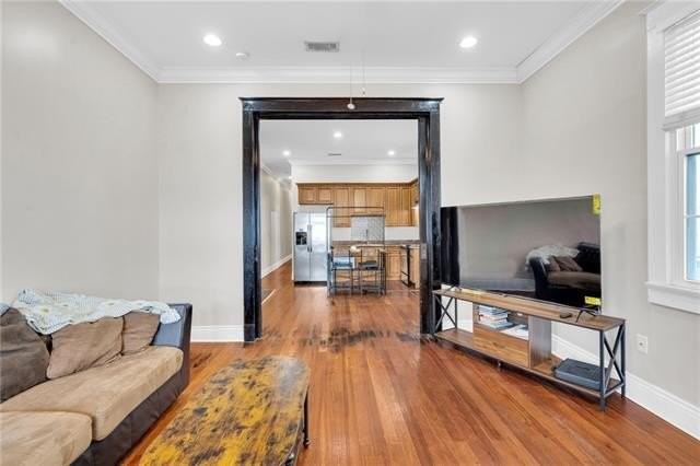 2109 Columbus St - Photo 4 of 14