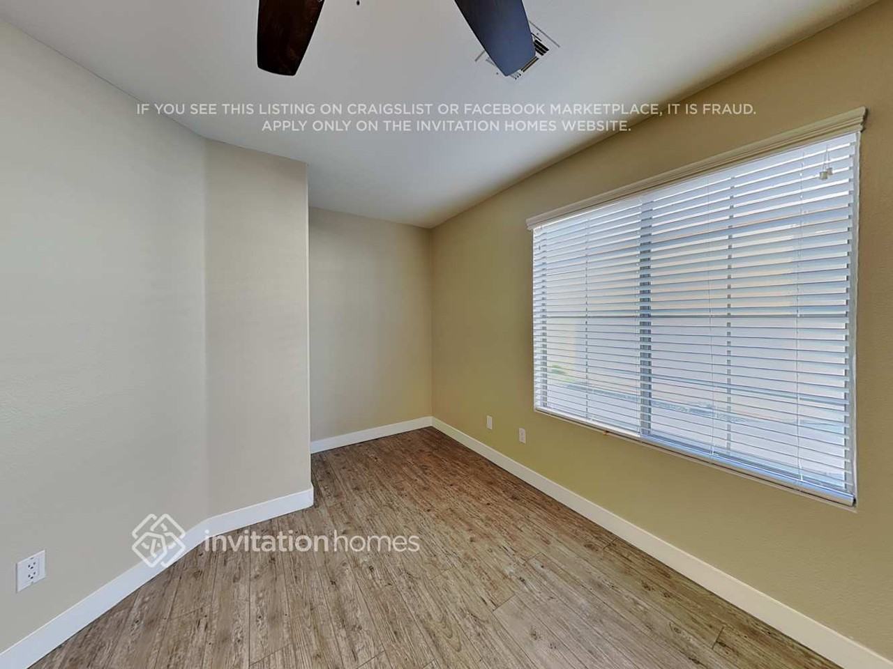 7836 Sedalia St - Photo 4 of 18