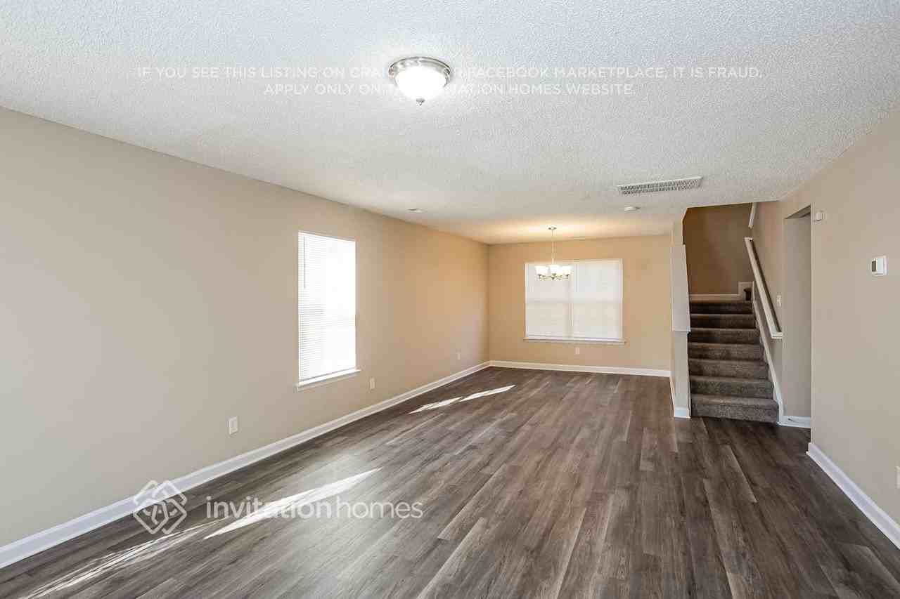 2367 Marett Blvd - Photo 6 of 18