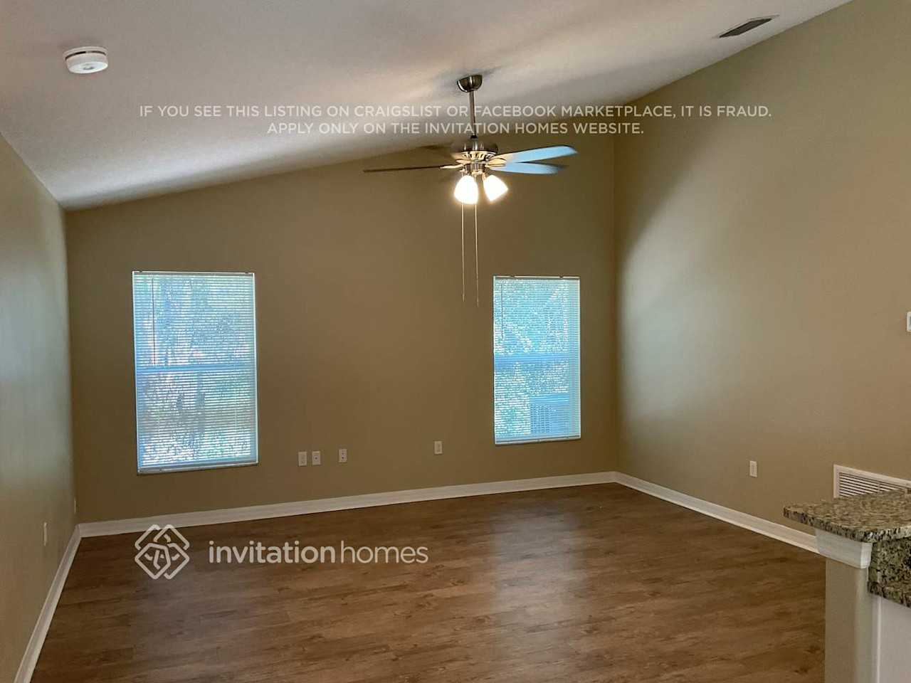 425 E New Hampshire Ave - Photo 3 of 11