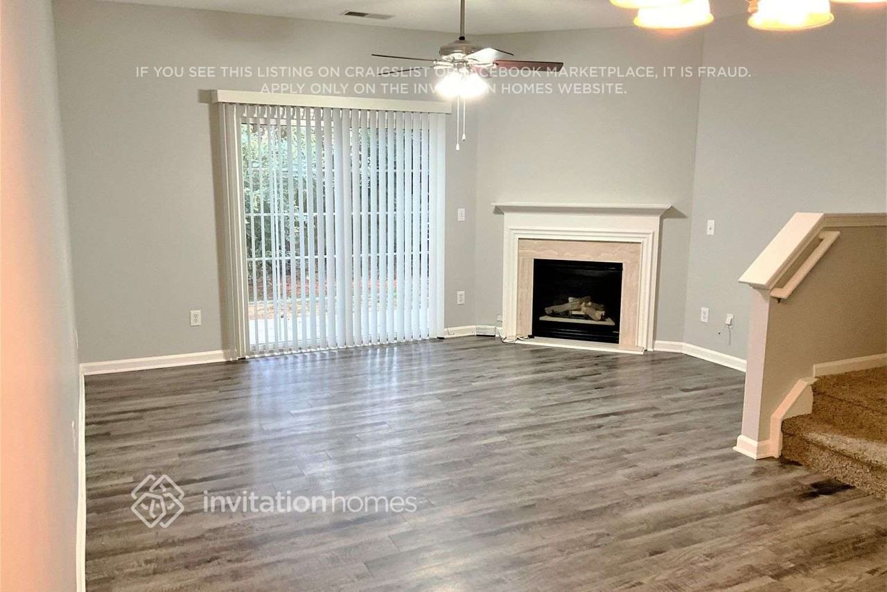 8028 Stoneham Ct - Photo 2 of 11