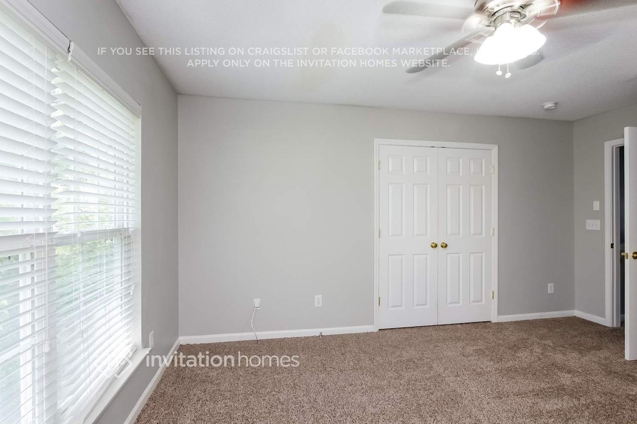 8028 Stoneham Ct - Photo 5 of 11