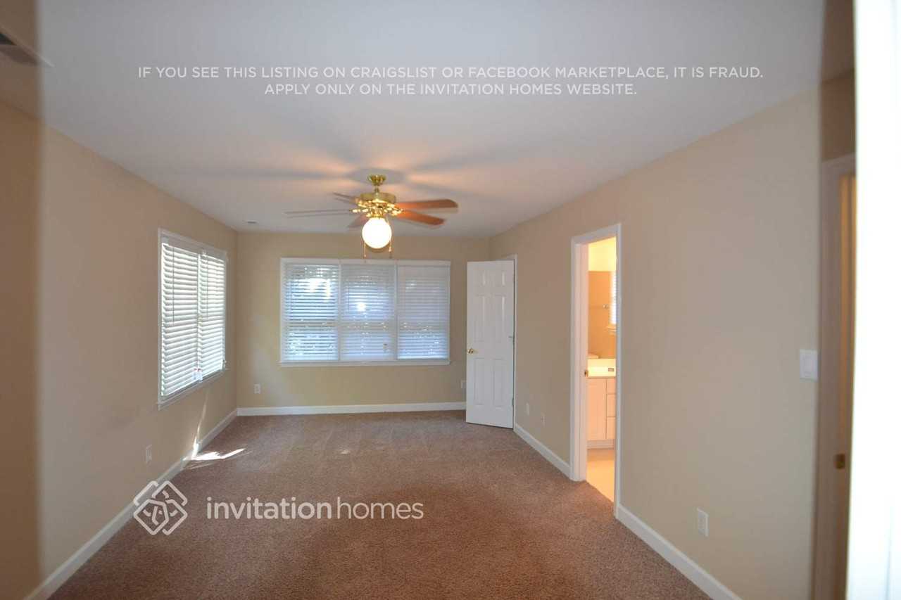 3600 Sunningdale Way - Photo 7 of 11