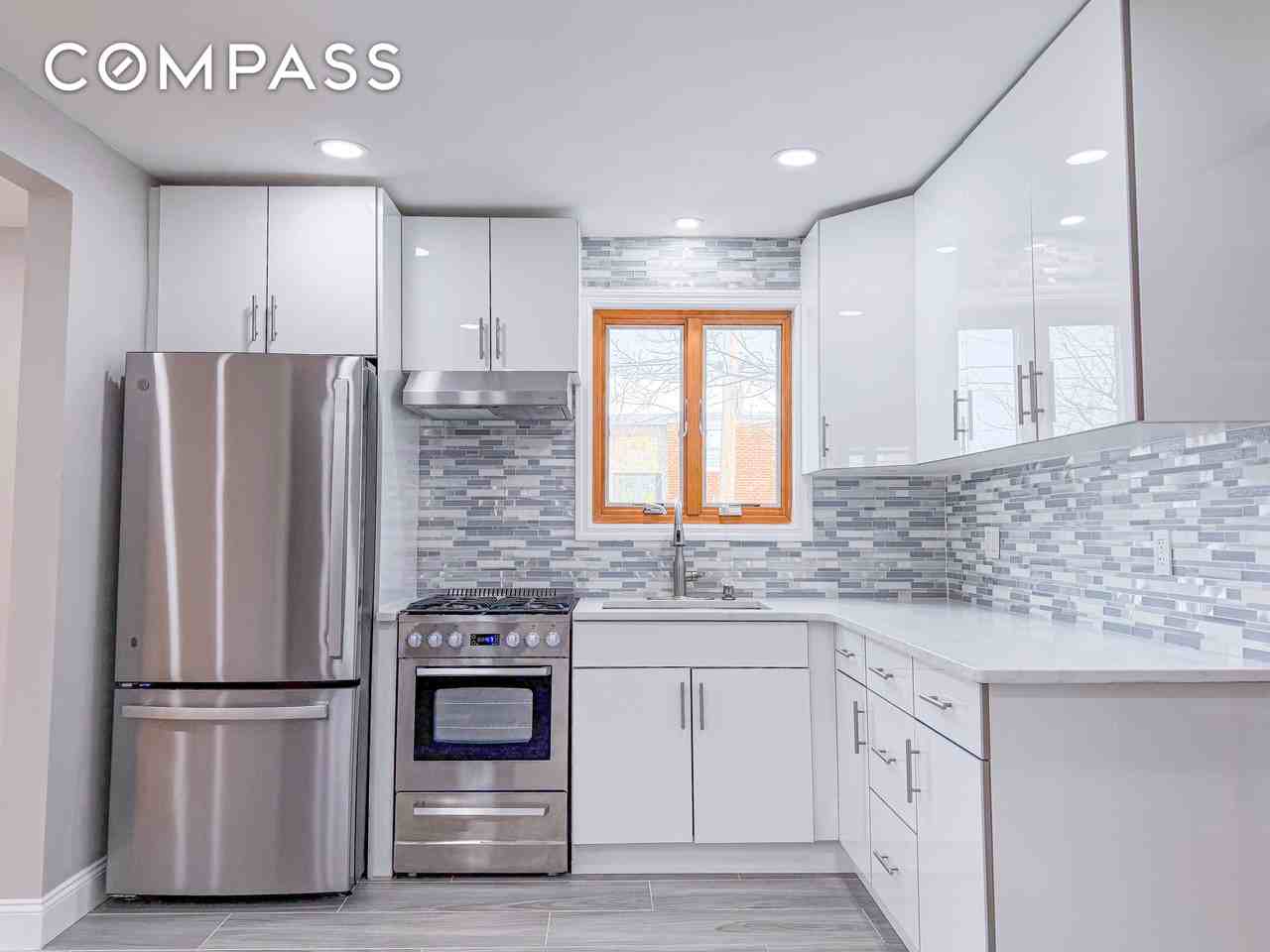 1001 154th St #1 - Photo 2 of 8