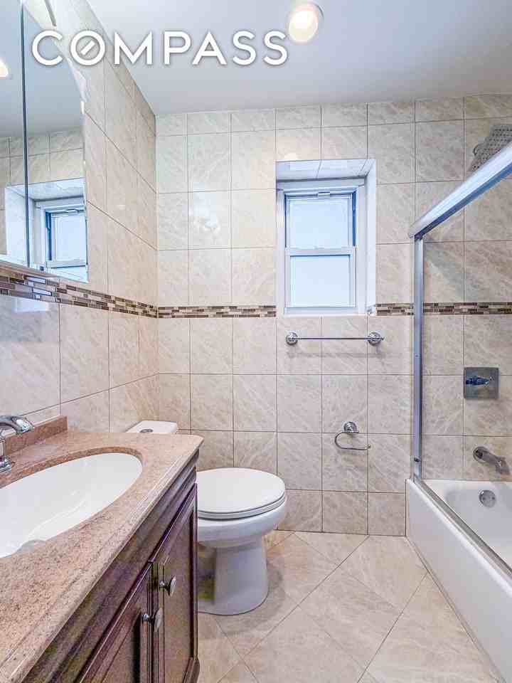 1001 154th St #1 - Photo 4 of 8