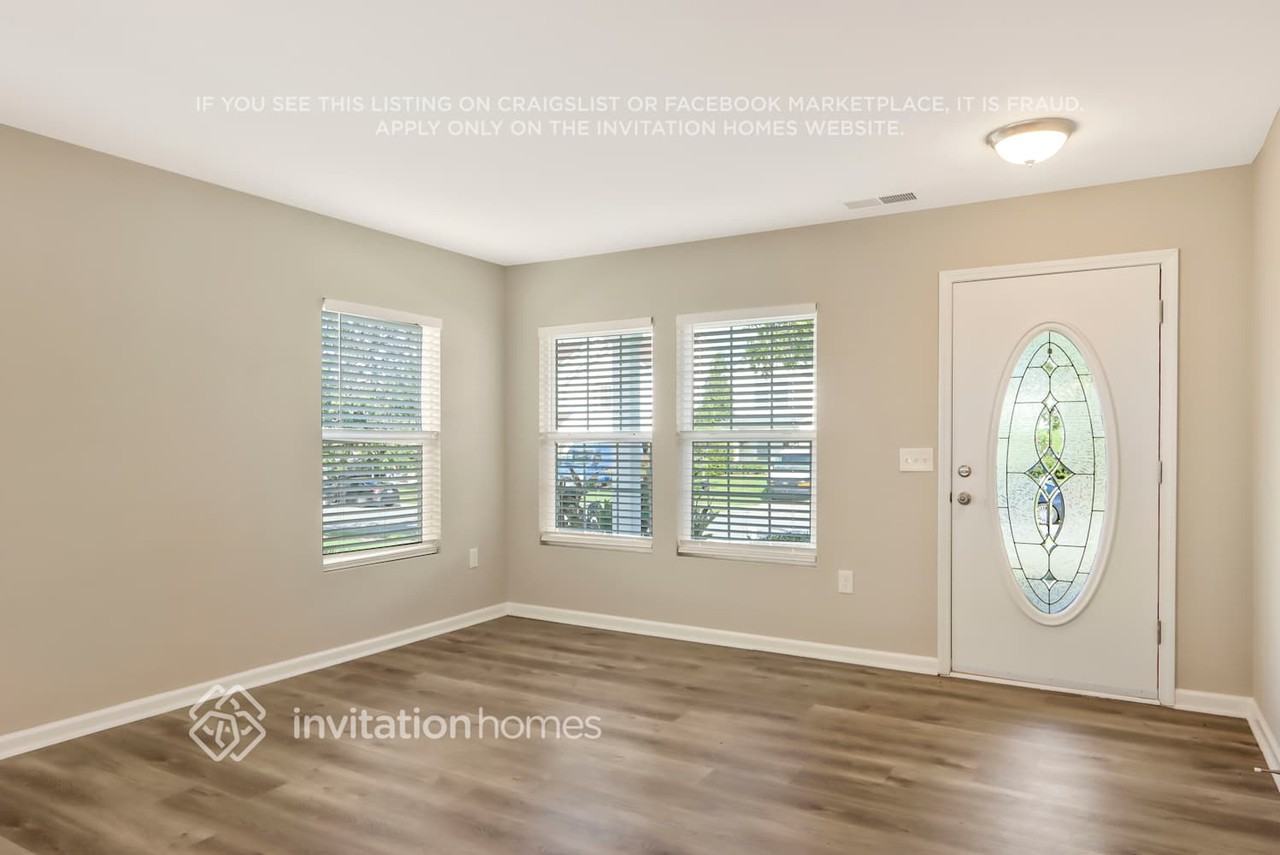 4047 Houldsworth Dr - Photo 2 of 25