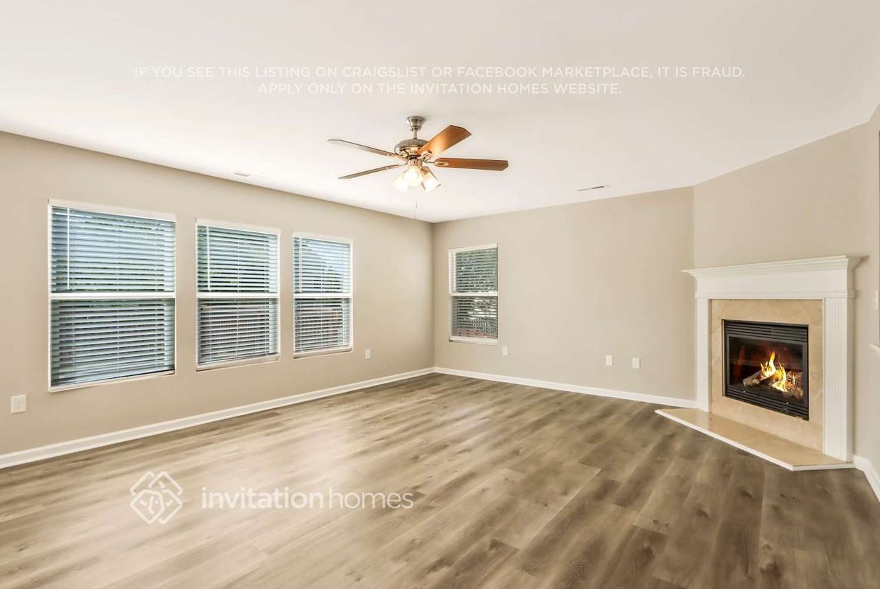 4047 Houldsworth Dr - Photo 6 of 25