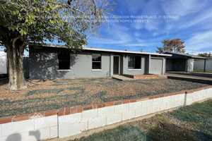 featured image of 2128 W Hartford Ave