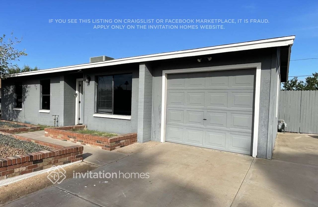 2128 W Hartford Ave - Photo 2 of 16