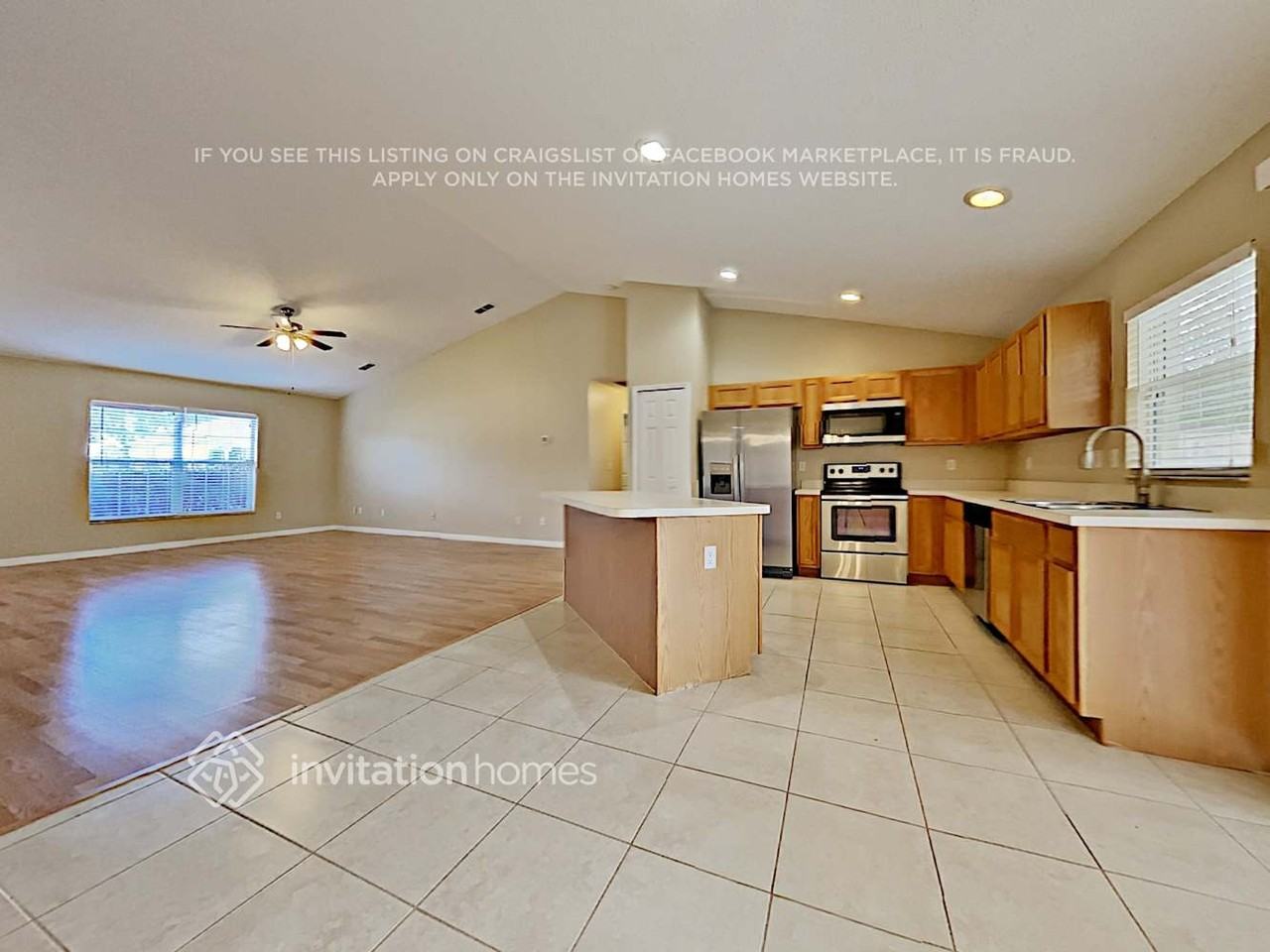 1047 Lakeview Oaks Dr - Photo 7 of 17