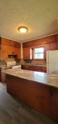 523 Neale SW Ave - Photo 3 of 8