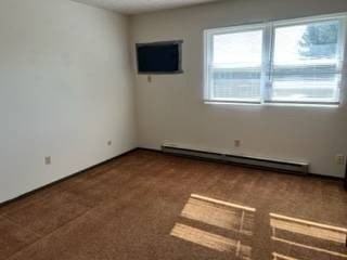 2145 Kenyon St #E - Photo 4 of 6