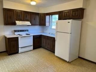 2145 Kenyon St #E - Photo 5 of 6