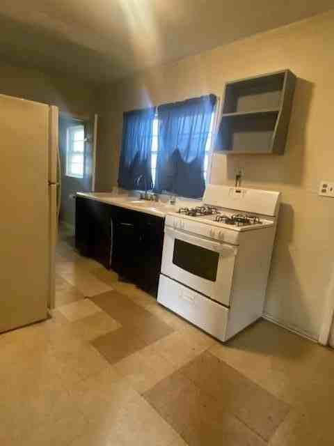 1250 Bausher NW Ct - Photo 3 of 5