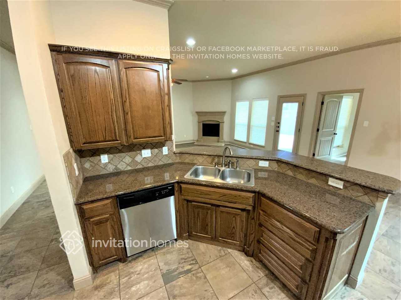 108 Chateau Dr - Photo 4 of 13