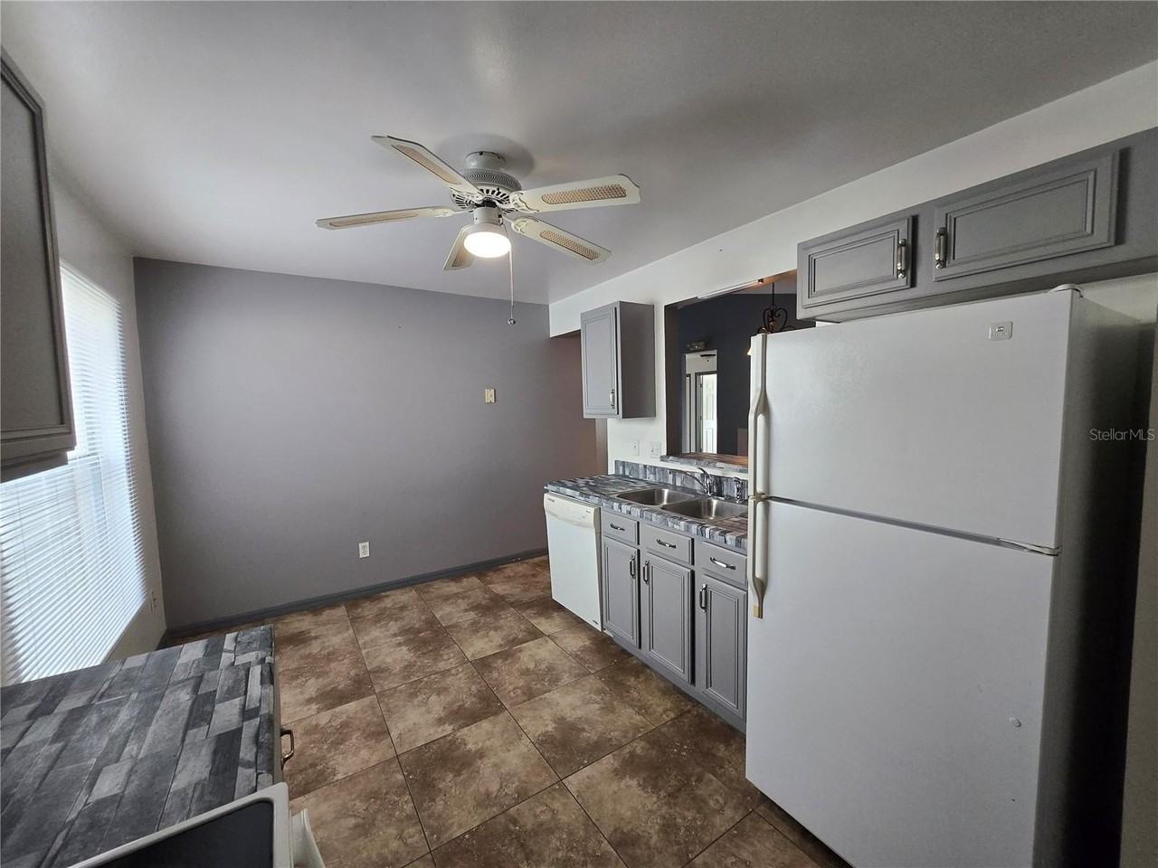 4674 Prairie Point Blvd - Photo 5 of 28