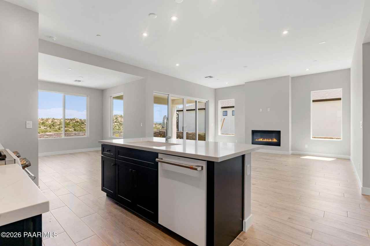 1314 Rockwood Dr - Photo 5 of 14