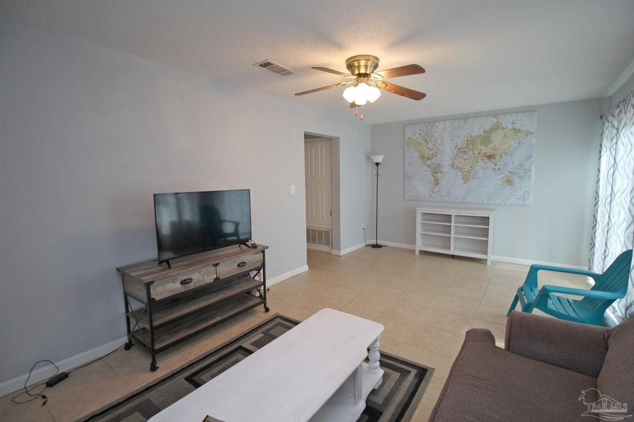 950 Coronado Dr - Photo 3 of 15