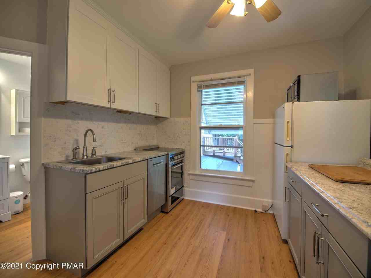 707 Scott St #2-2ndFL - Photo 5 of 22