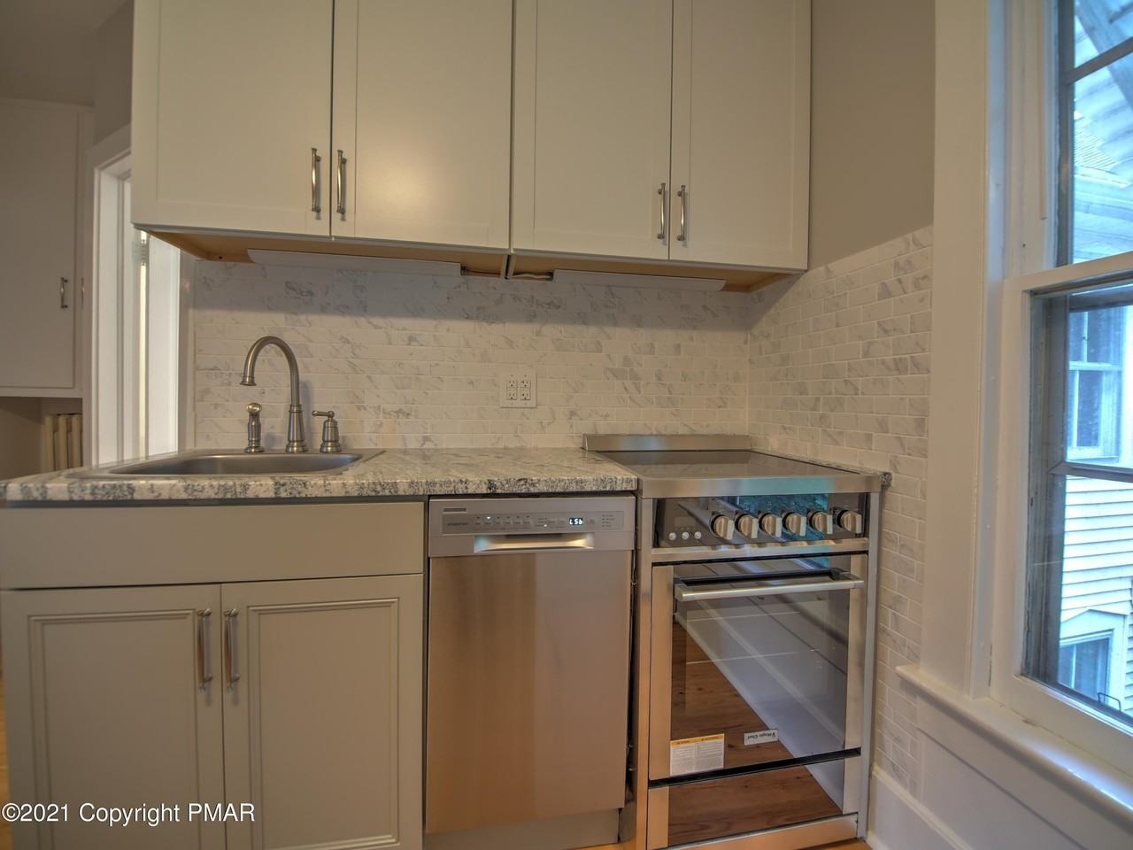 707 Scott St #2-2ndFL - Photo 7 of 22