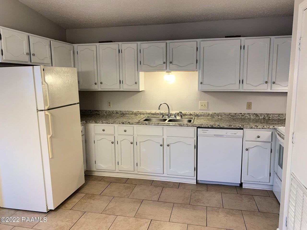 220 Briarcliff Dr - Photo 7 of 14