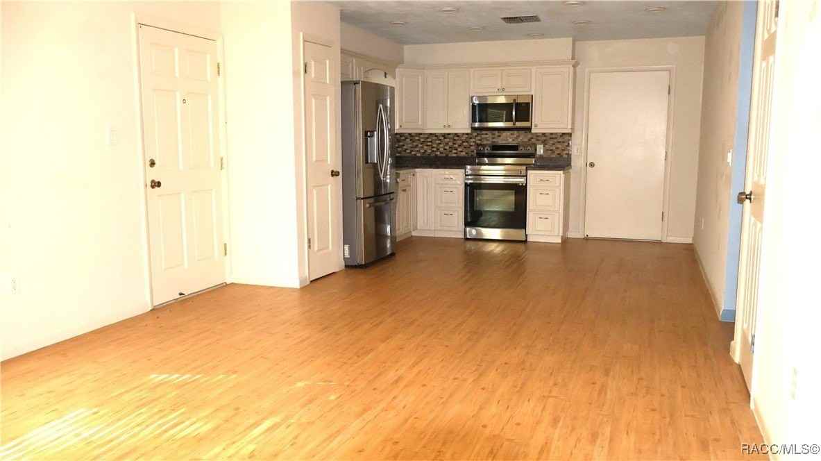 9601 W Berry Ln - Photo 6 of 33