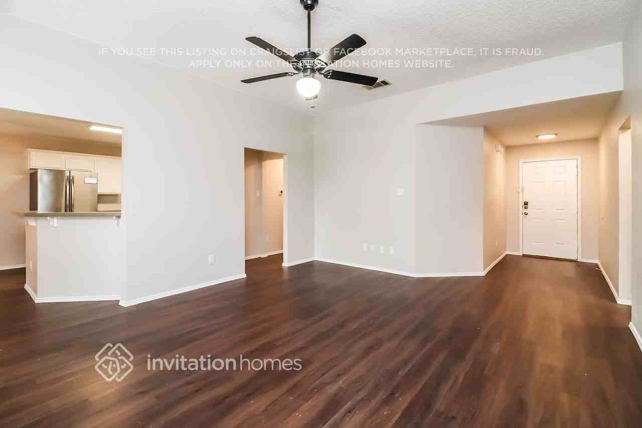 944 Carlin Ln - Photo 6 of 17