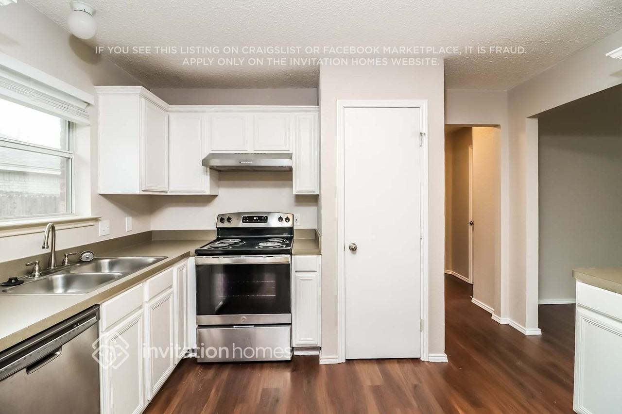 944 Carlin Ln - Photo 6 of 16