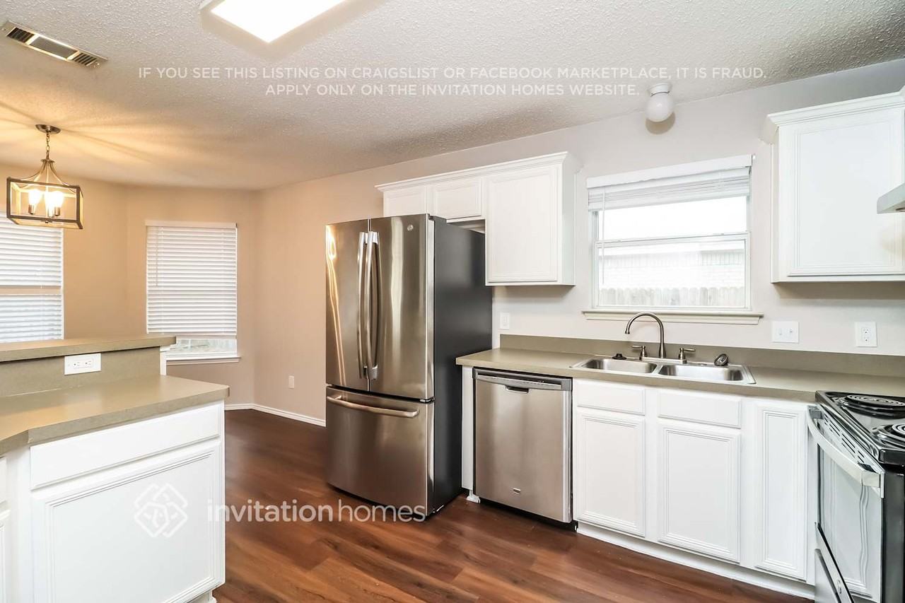 944 Carlin Ln - Photo 7 of 16