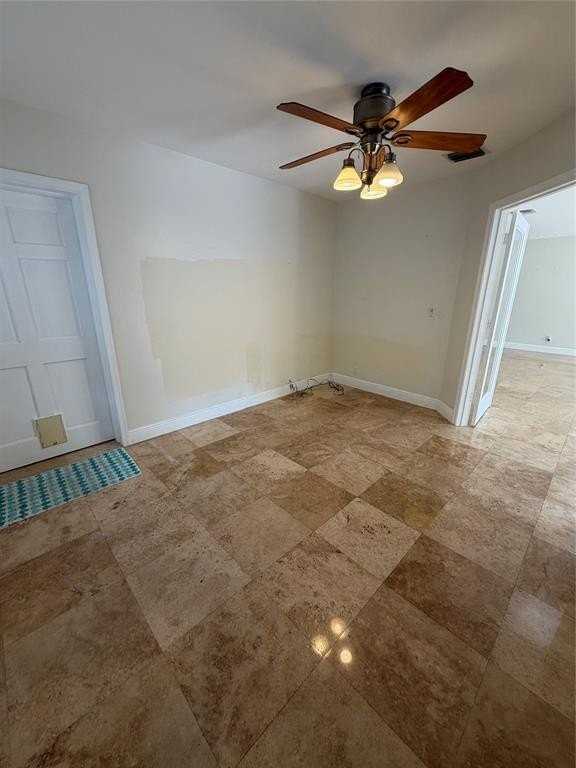 2808 Ne 22nd St - Photo 6 of 13