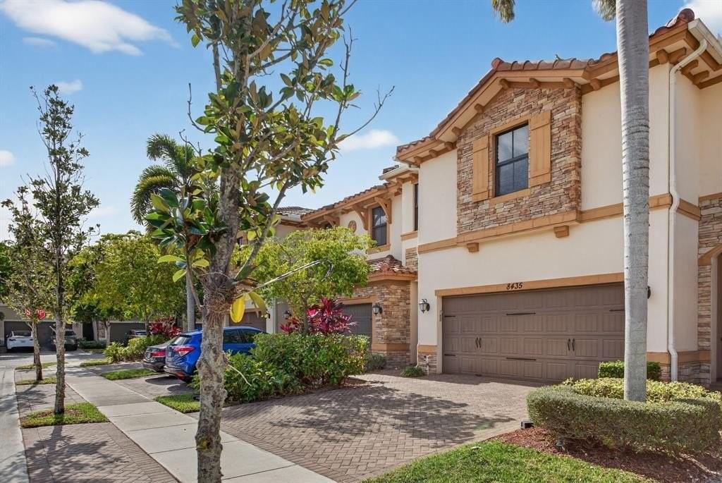 8435 Blue Cove Way - Photo 3 of 50