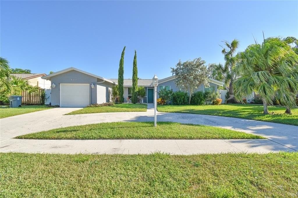 6550 Country Wood Way - Photo 4 of 42