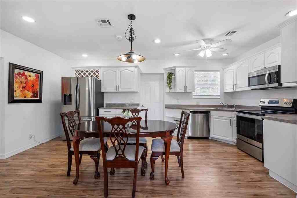 2000 Ne 62nd St #0 - Photo 7 of 20