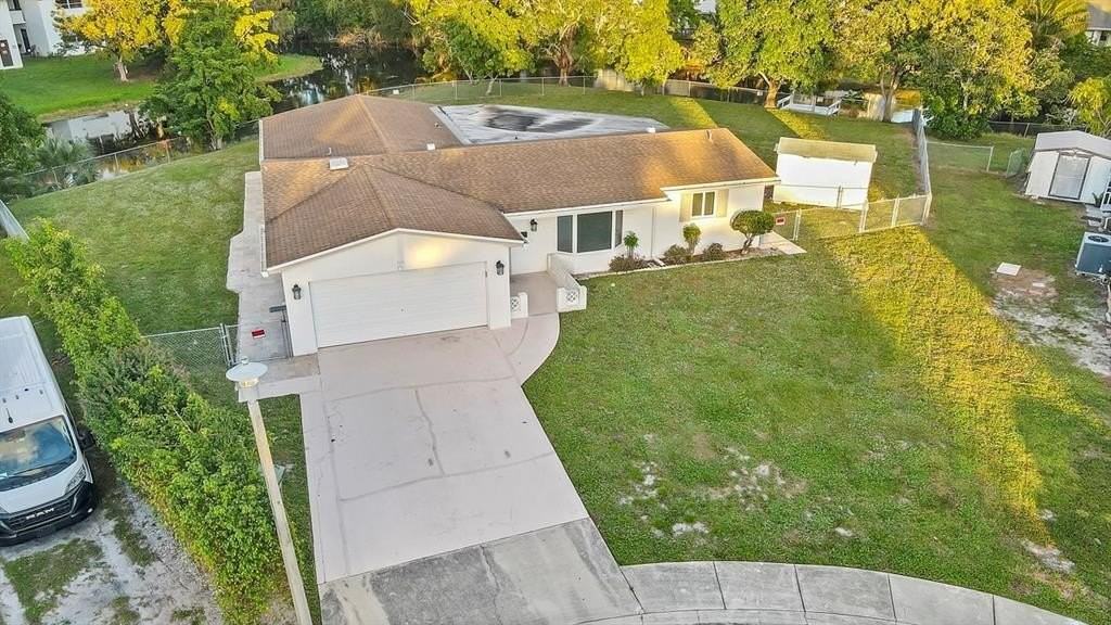 290 Nw 65th Ave - Photo 4 of 50