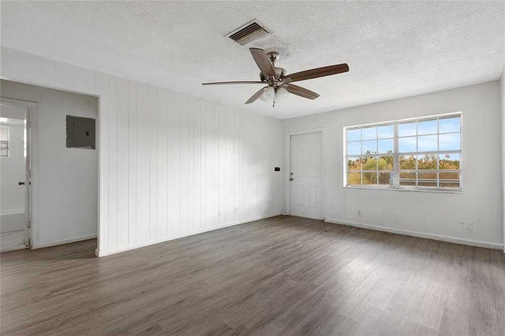 3521 Nw 5th Ter #1 - Photo 3 of 15