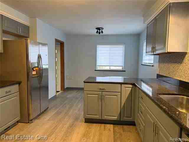 6421 Oakman Blvd - Photo 5 of 22