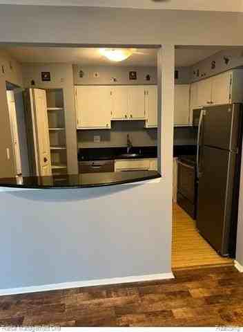 7610 Woodview Dr E - Photo 6 of 13