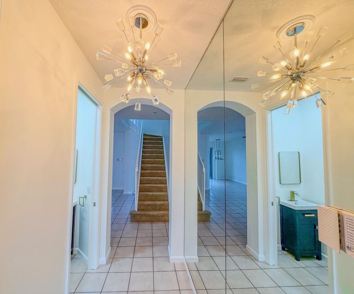 753 Seaview Dr - Photo 4 of 22