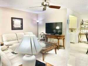 1050 Cornwall C - Photo 7 of 27