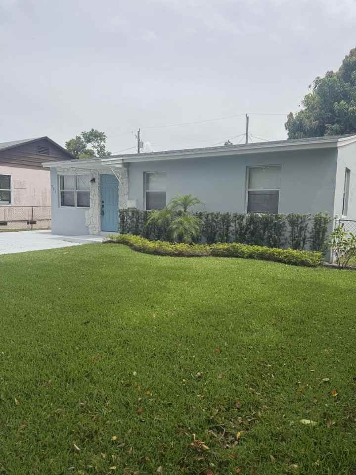 721 Nathan Hale Rd - Photo 3 of 19