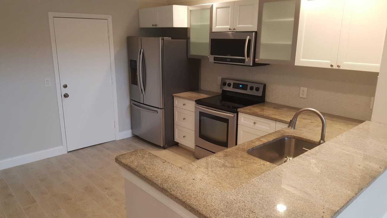 17046 Boca Club Blvd #6 - Photo 4 of 16