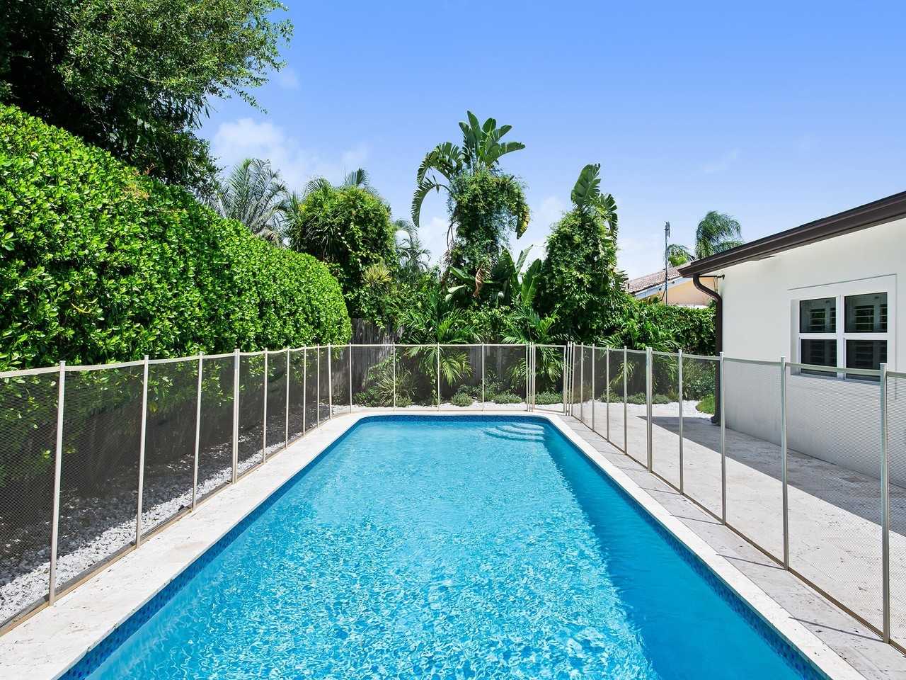 2401 Ne 45th St - Photo 5 of 27