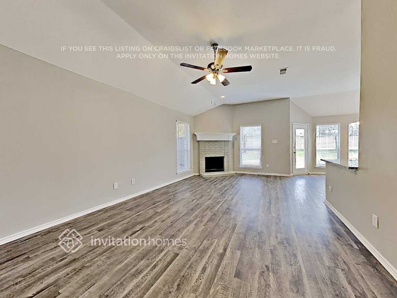 224 Mulberry Ln - Photo 4 of 16