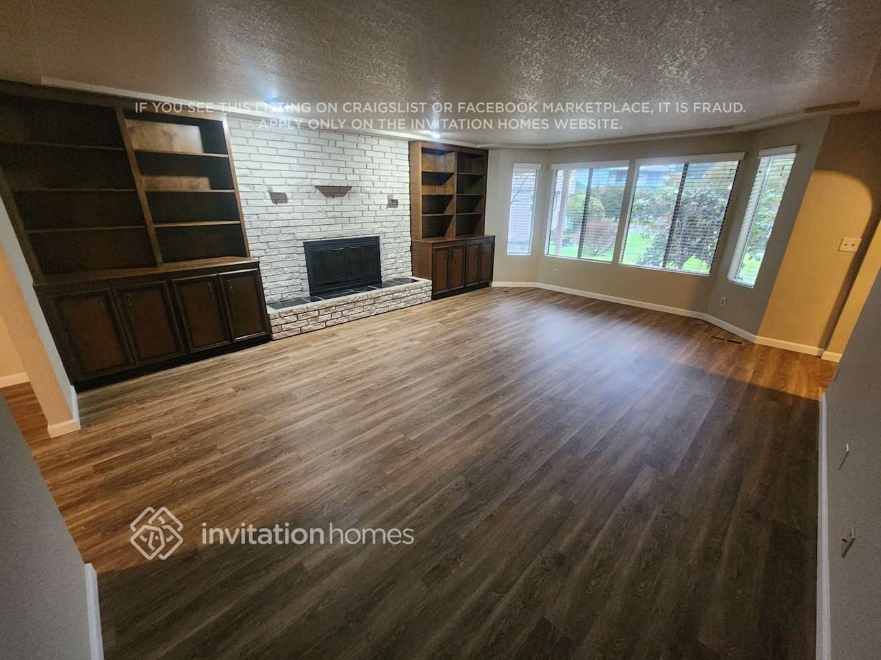 8220 64th Street Ct W - Photo 4 of 23