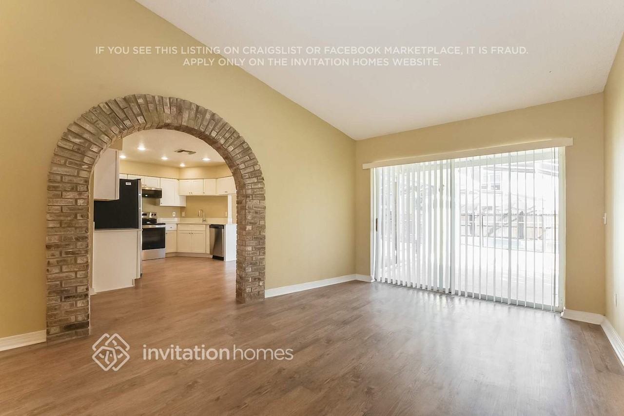 1279 Wyndham Pine Dr - Photo 3 of 17