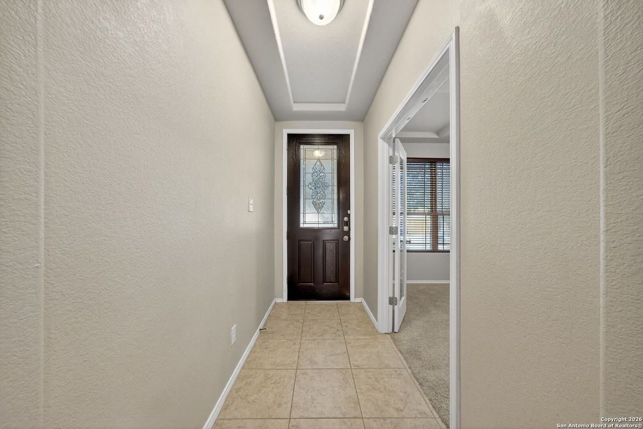 10405 Macarthur Way - Photo 5 of 33